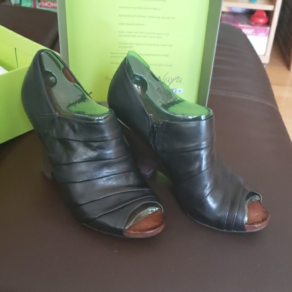 Naya for Anthropologie Black Genesis Leather Peep Toe Wedge Sandals NWT Size 8